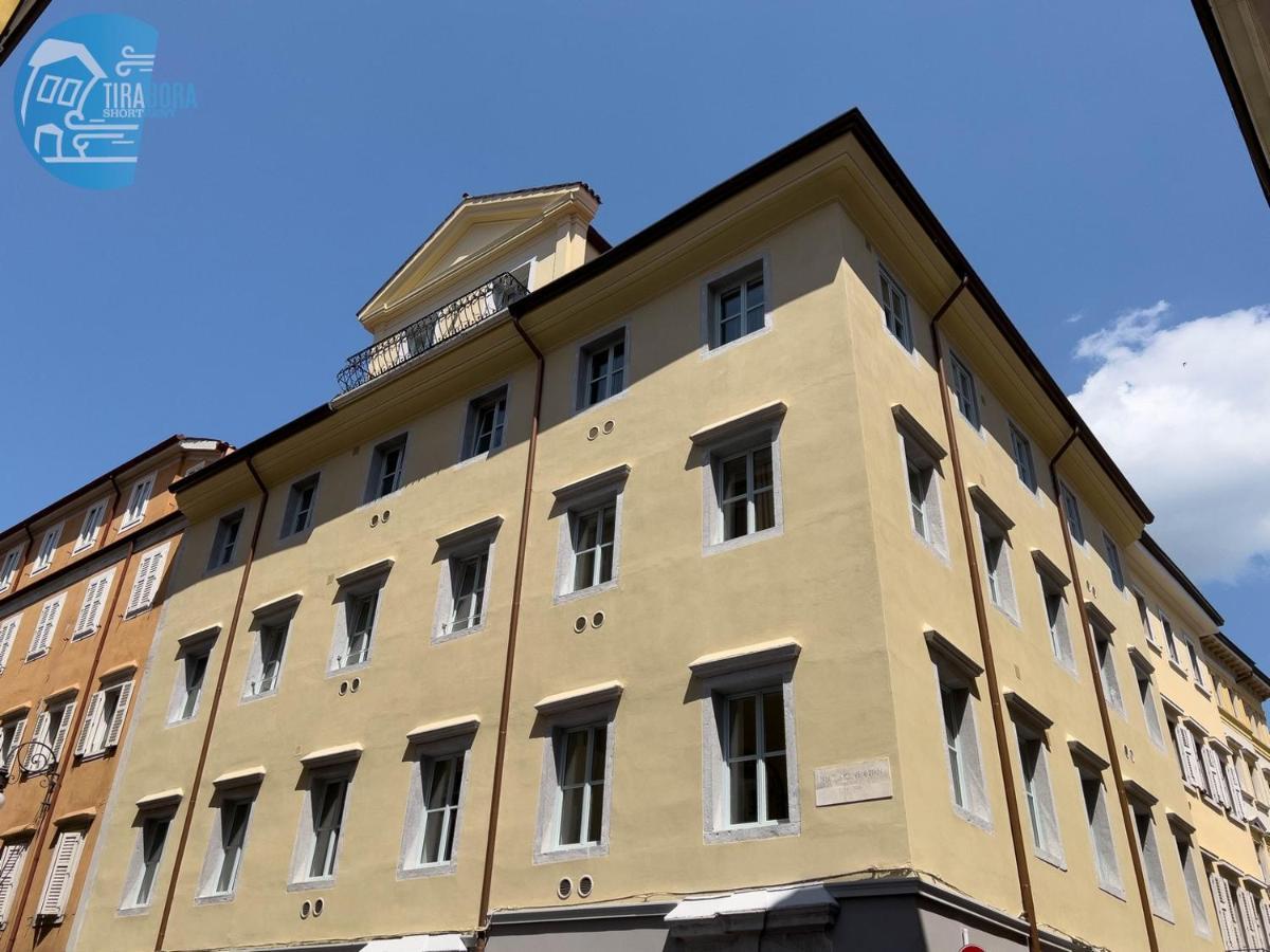 Cavana 3 Tirabora Short Rent Apartment Trieste Luaran gambar